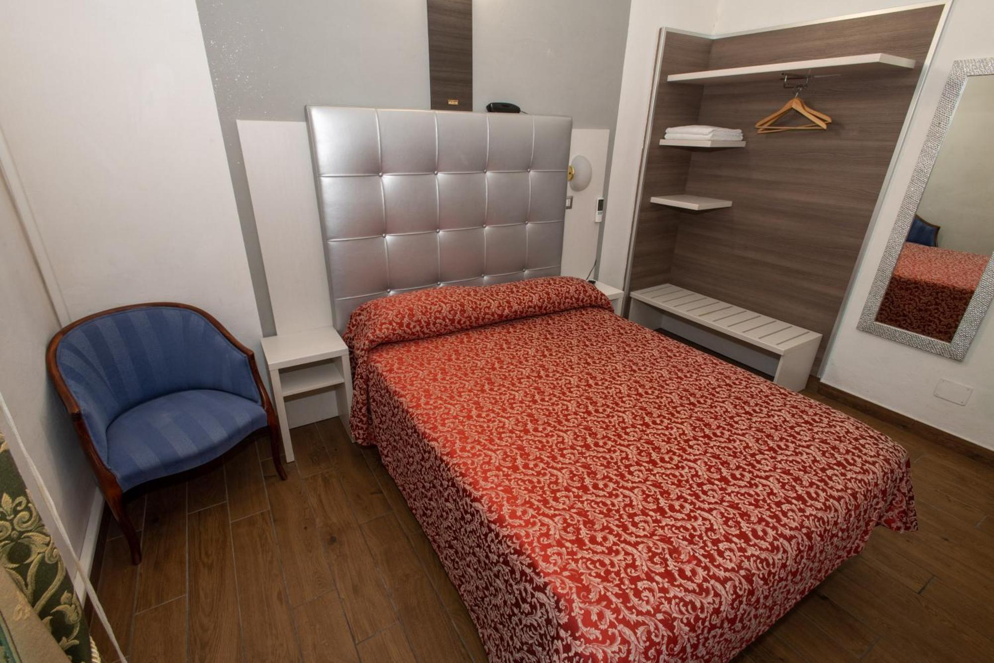 Piola Hotel 2*