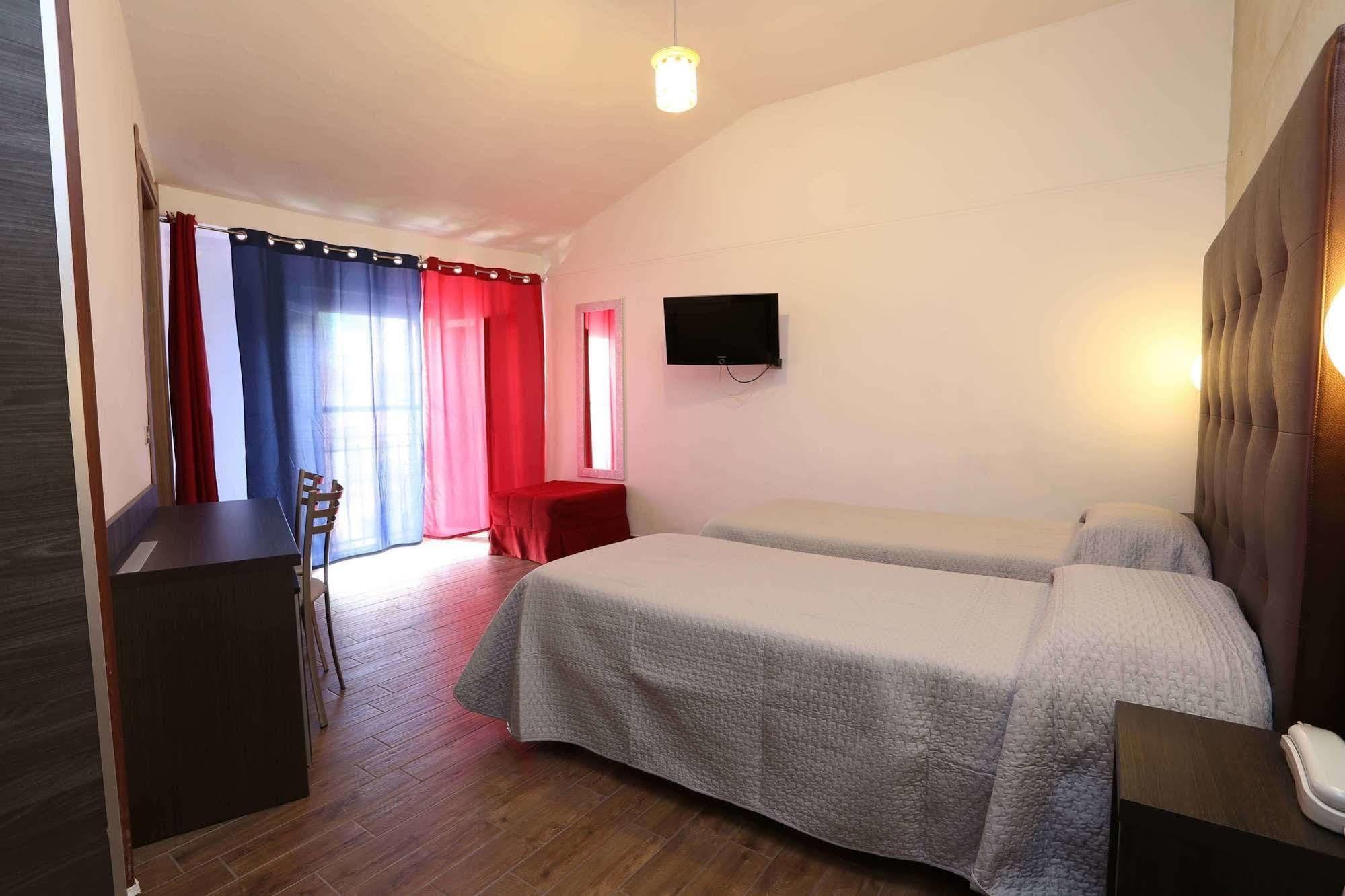 Piola Hotel 2*