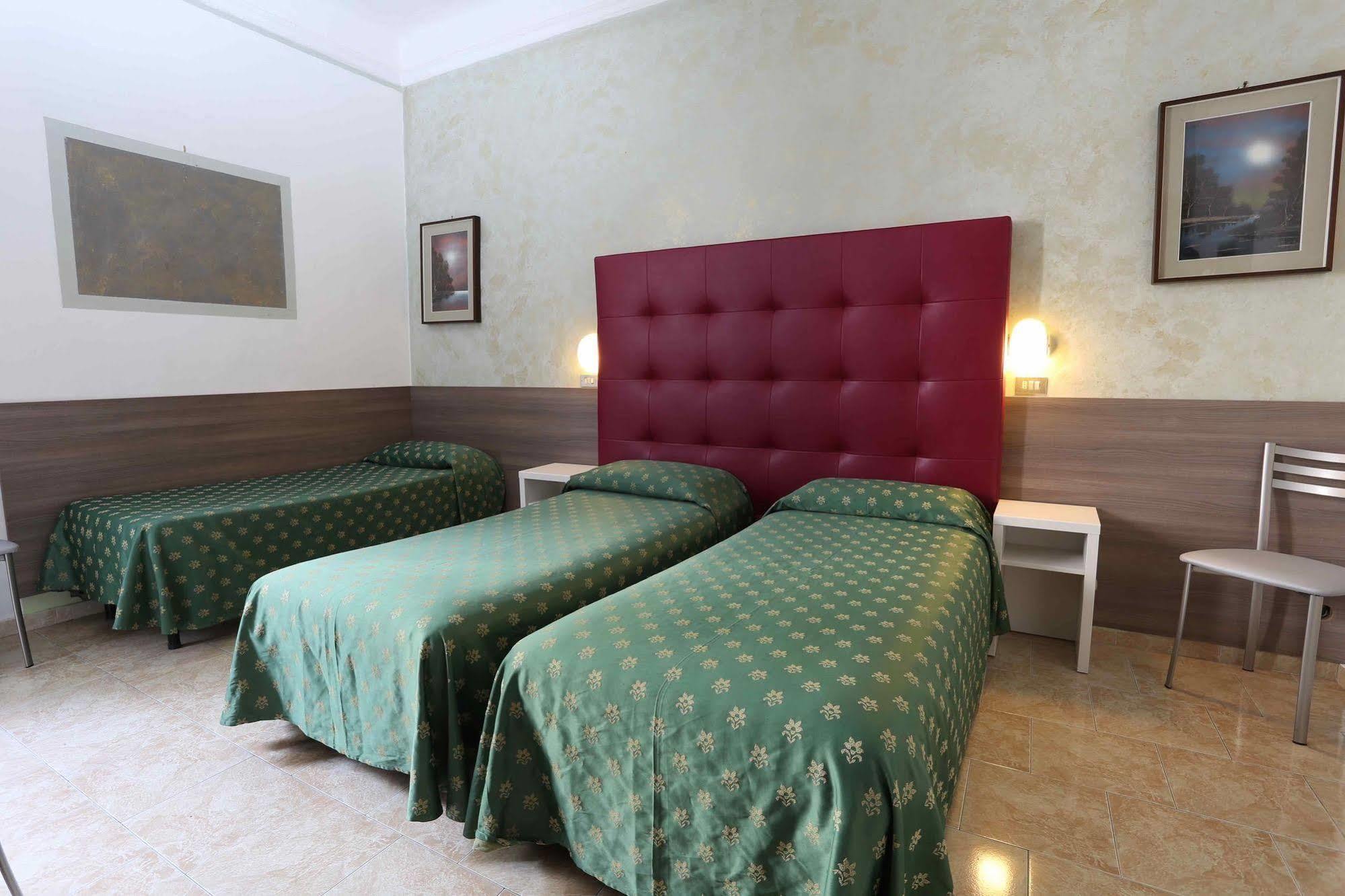 Piola Hotel 2*