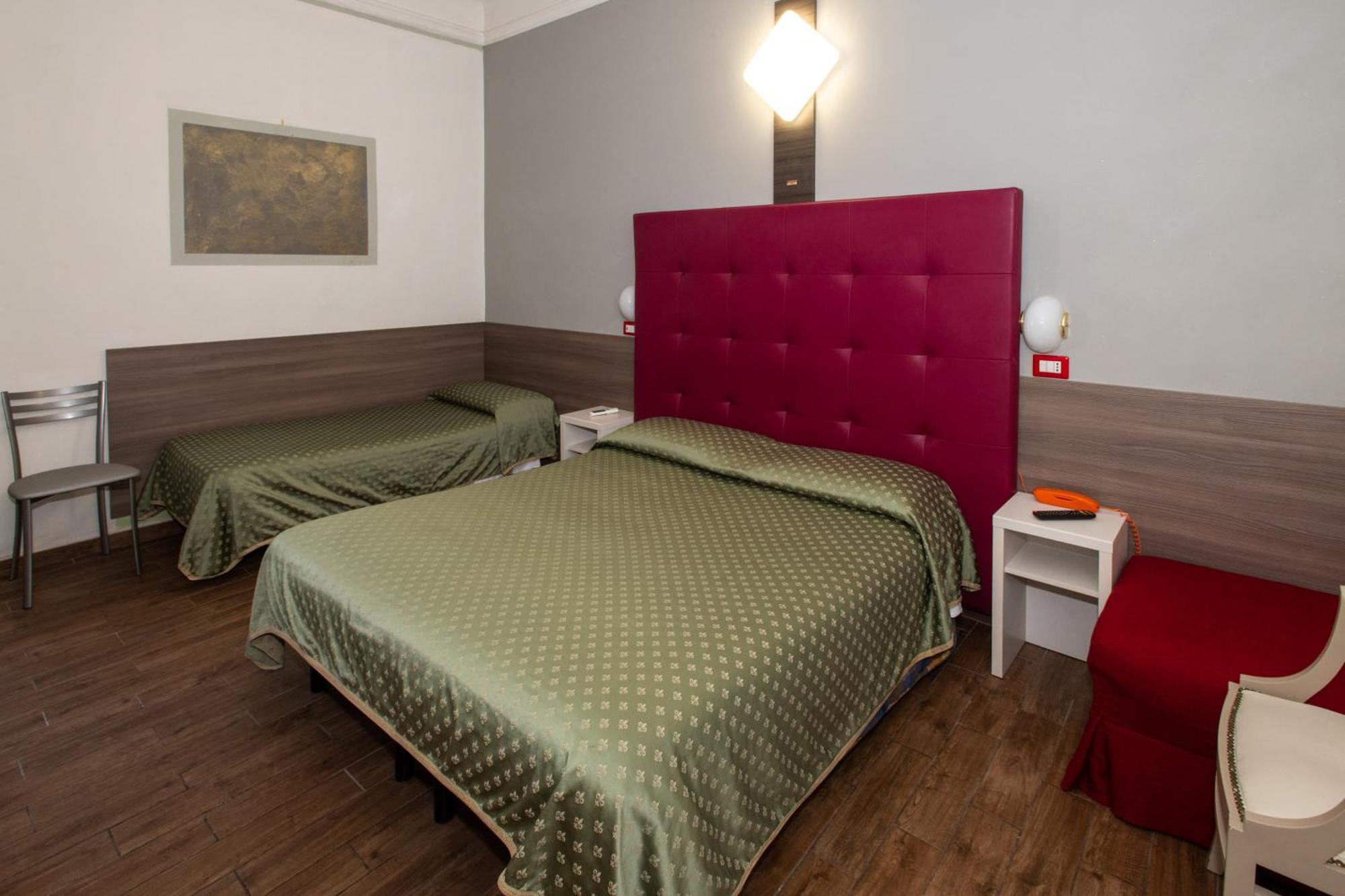 Piola Hotel 2*