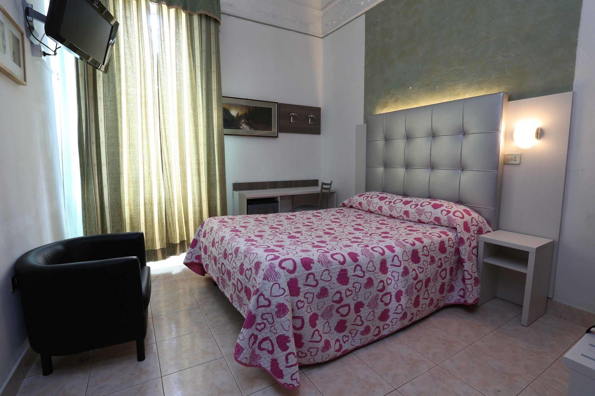 Piola Hotel 2*